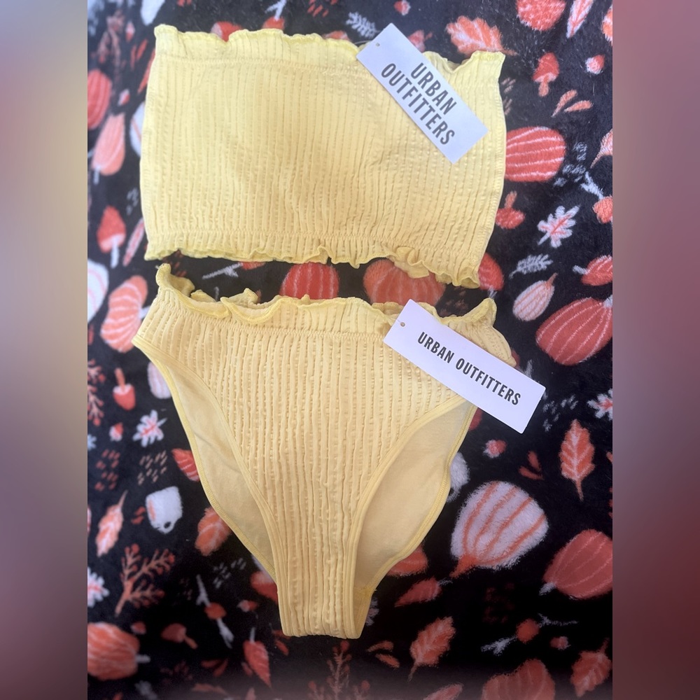 NWT URBAN OUTFITTERS SMALL YELLOW BIKINI SET (2 piece)